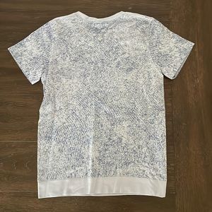 Blue patterned relaxed fit lululemon swiftly tech shirt